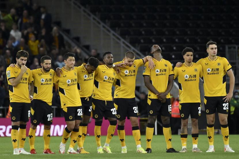 Para pemain Wolverhampton Wanderers (ilustrasi). Manajemen Wolverhampton menandatangani piagam yang berisikan kesepakatan untuk memperhatikan dan mengakomodasi kebutuhan pemain dan fan beragama Islam. 