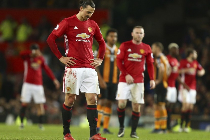 Reaksi striker Manchester United, Zlatan Ibrahimovic pada laga Liga Primer lawan Hull City di Old Trafford, Kamis (2/2) dini hari WIB. Laga berakhir imbang tanpa gol.