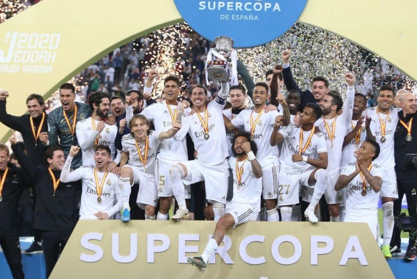 Real Madrid menjuarai Piala Super Spanyol setelah mengalahkan Atletico Madrid lewat adu penalti.