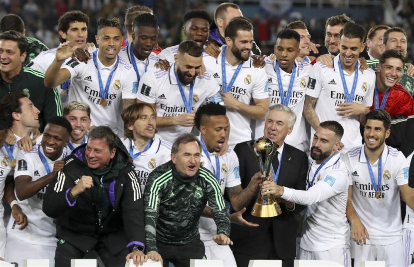 Real Madrid merayakan keberhasilan menjuarai Piala Dunia Antarklub 2022 setelah mengalahkan Al Hilal 5-3.
