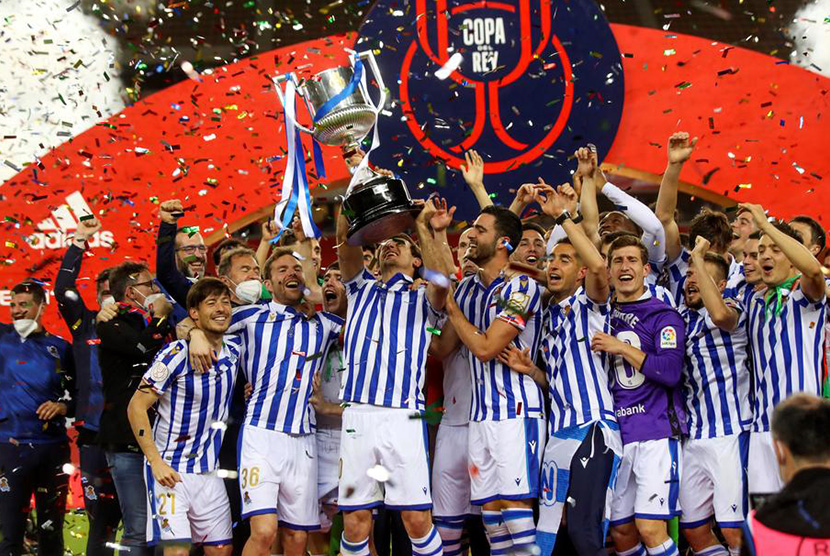 Real Sociedad memenangkan gelar Copa del Rey 2020 usai mengalahkan Athletic Bilbao, Ahad (4/4) dini hari WIB.