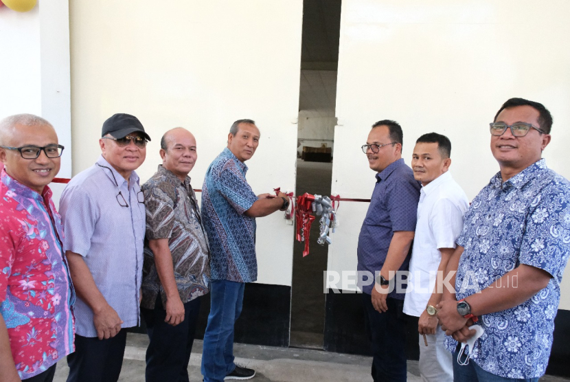 Region Head PTPN 1 Regional 1 Didik Prasetyo, Rabu siang (16/07) meresmikan Deli Nusantara Cigar Factory, di Tandem Hulu, Kecamatan Hamparan Perak, Kabupaten Deli Serdang.