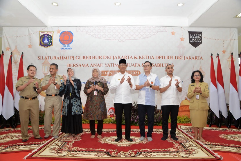 REI DKI Jakarta telah menyalurkan donasi kepada 500 yatim, dhuafa dan disabilitas di empat panti asuhan binaan Dinas Sosial DKI Jakarta.