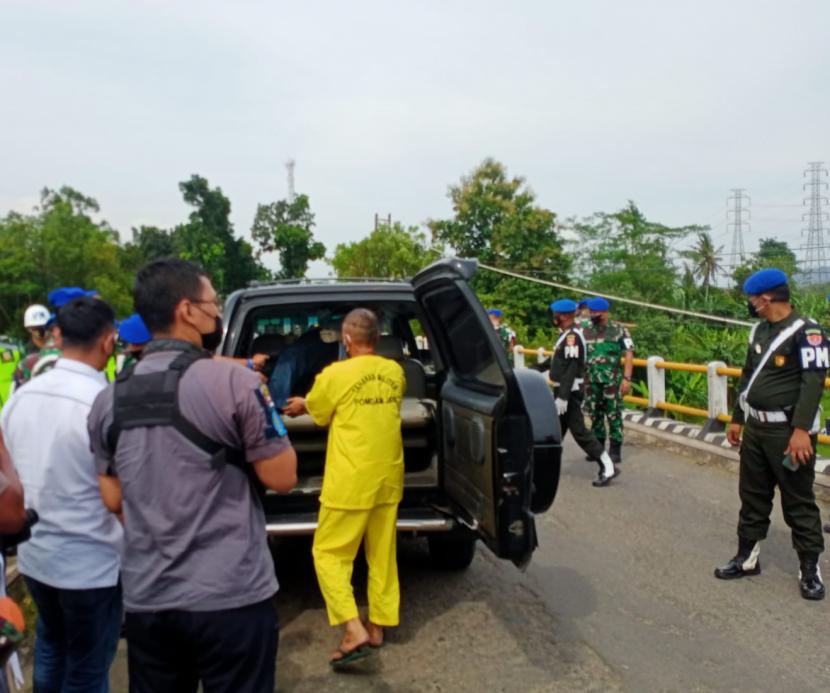 Rekonstruksi korban tabrakan dua sejoli di Nagreg yang berlangsung di Banyumas.