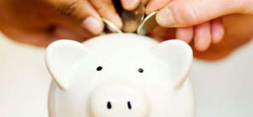 Ilustrasi menabung dan berinvestasi. Hindari boros untuk mencapai kemandirian finansial.