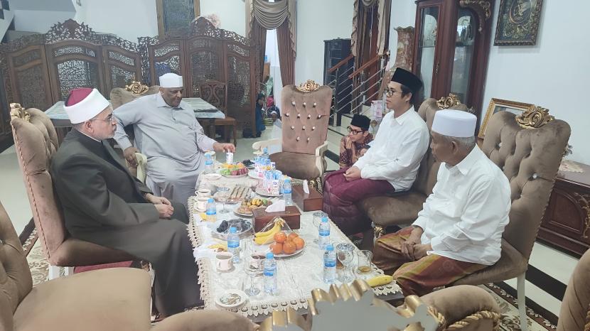 Rektor Al Azhar Mesir Abbas Shouman di Pesantren Amanatul Ummah.