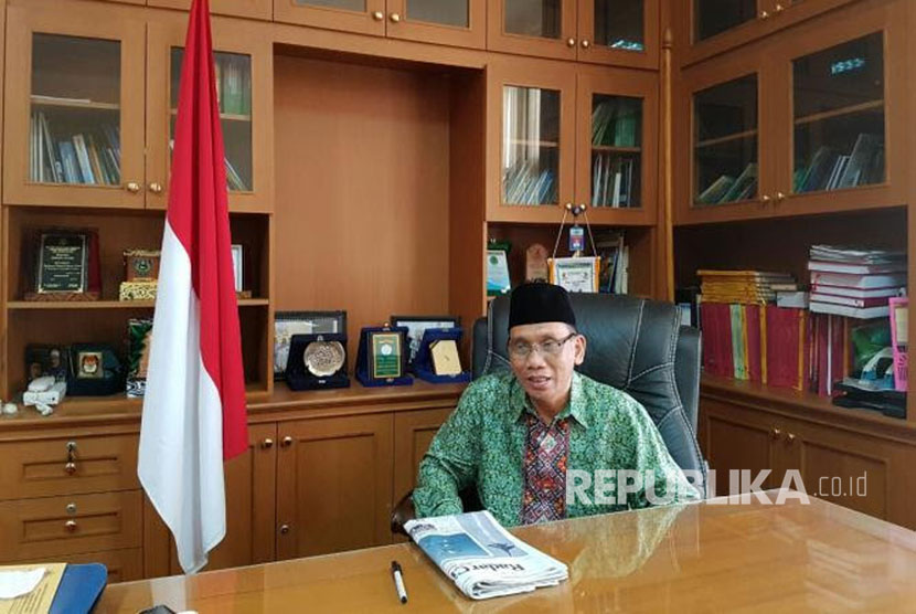 Rektor Institut Agama Islam Negeri (IAIN) Syekh Nurjati Cirebon Dr. H. Sumanta, M. Ag