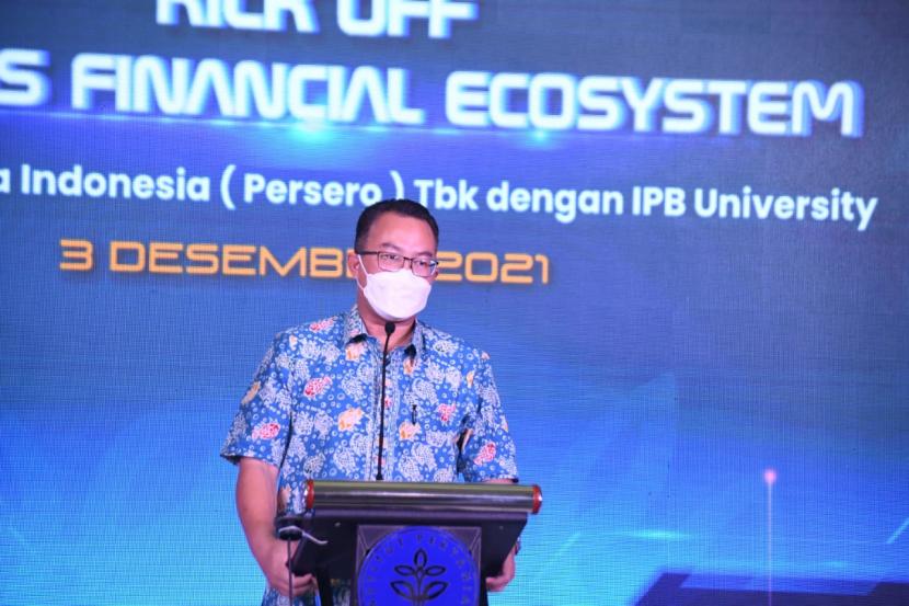 Rektor IPB University, Prof Arif Satria memberikan kata sambutan pada acara  kick off Campus Financial Ecosystem yang merupakan kerja sama dengan BNI.      