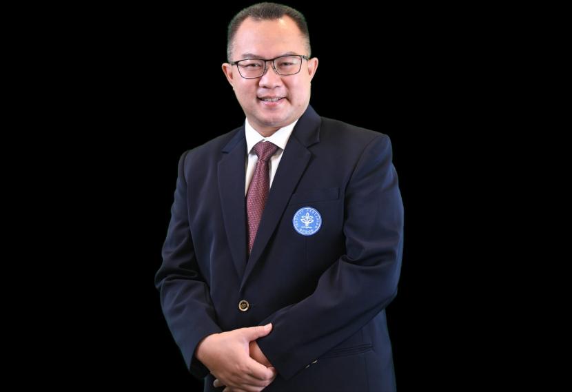 Rektor IPB University Prof Arif Satria. Rektor Institut Pertanian Bogor (IPB) University Arif Satria resmi dilantik untuk periode kedua pengabdiannya 2023-2028 setelah terpilih secara aklamasi melalui musyawarah mufakat yang diselenggarakan Majelis Wali Amanat (MWA) IPB.