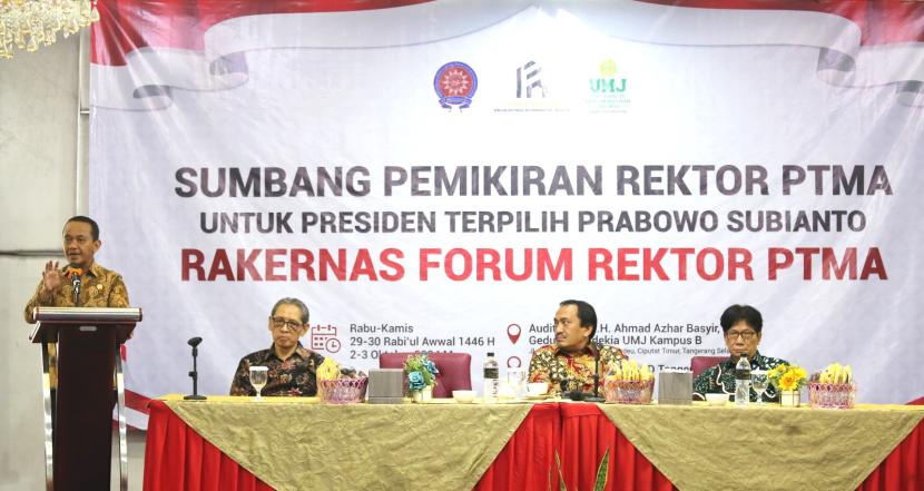 Rektor Perguruan Tinggi Muhammadiyah Aisyiyah (PTMA) yang tergabung dalam Forum Rektor PTMA melakukan dialog bersama Menteri Energi dan Sumber Daya Mineral Republik Indonesia Bahlil Lahadalia, SE., M.Si., Rabu (2/10/2024).