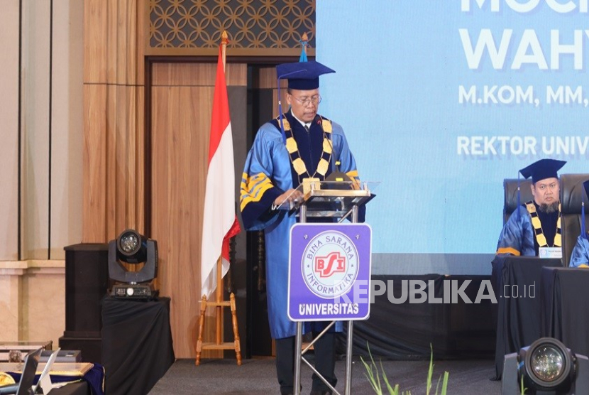 Kata-Kata dari Podium Patrajasa, Rektor UBSI, dan Sebuah Pagi yang Menggugah Wisudawan