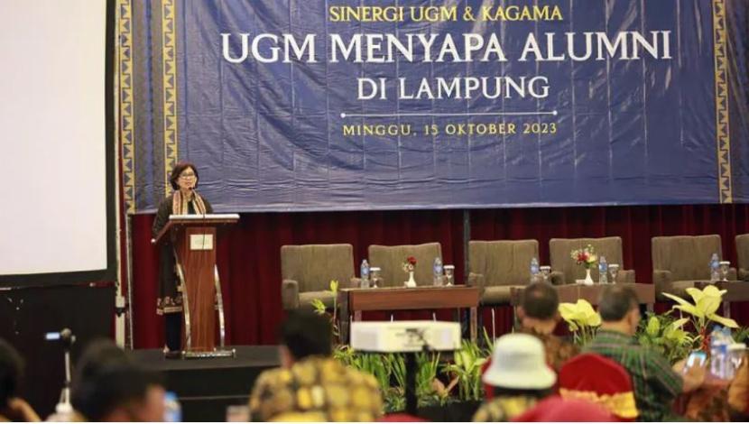 Rektor UGM, Prof Ova Emilia menyambangi Keluarga Alumni Universitas Gadjah Mada (Kagama) Lampung di Hotel Horison Bandar Lampung, Ahad (15/10/2023).