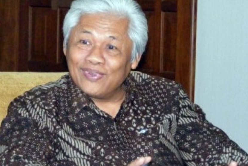 Rektor UGM periode 2007-2012, Prof Sudjarwadi meninggal dunia.