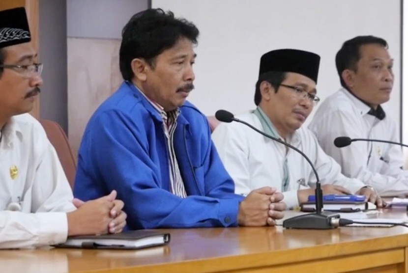 Rektor UIN Sunan Kalijaga (Suka), Prof KH Yudian Wahyudi PhD (kedua kiri)