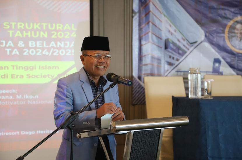 Rektor Unisba, Prof Dr H Edi Setiadi, SH