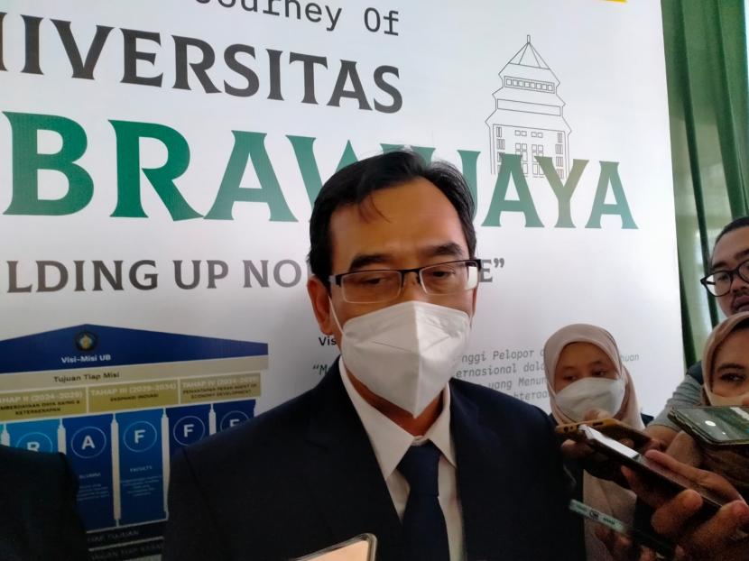 Rektor Universitas Brawijaya (UB), Prof Widodo, memberikan keterangan kepada wartawan di Gedung Samantha Krida, Kota Malang, Kamis (5/1/2023).