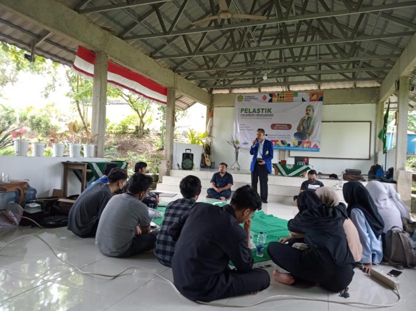 Rektor Universitas Muhammadiyah Banten Dr Partono saat Pelatihan Jurnalistik