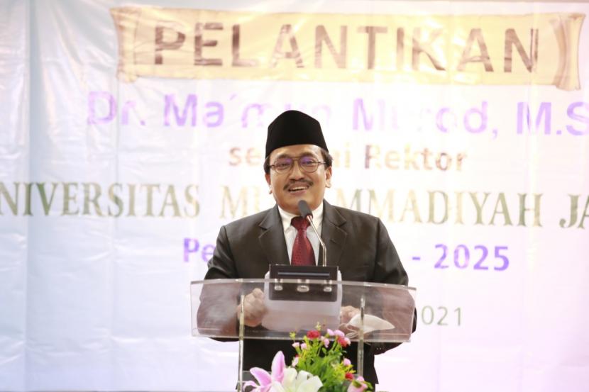 Rektor Universitas Muhammadiyah Jakarta, Dr Ma'mun Murod Al Barbesy ketika memberi sambutan usai pelantikannya, Selasa (25/5).