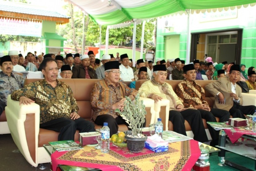 Rektor Universitas Muhammadiyah Sumatera Utara (UMSU) Dr Agussani MAP (kiri depan) dan Ketua Umum MUI Din Syamsuddin
