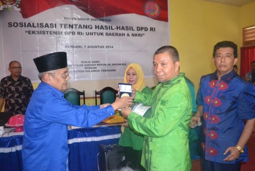 Rektor Universitas Sulawesi Tenggara Prof Andi Bahrun.