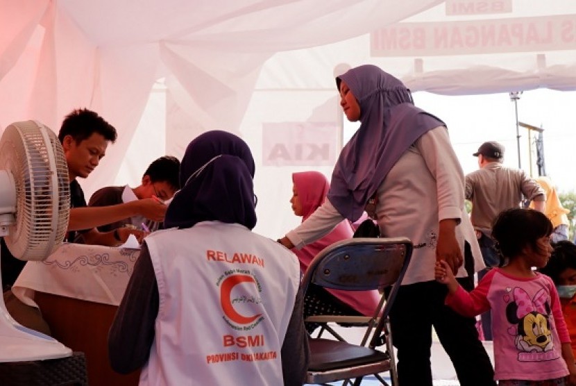 Relawan Bulan Sabit Merah Indonesia 