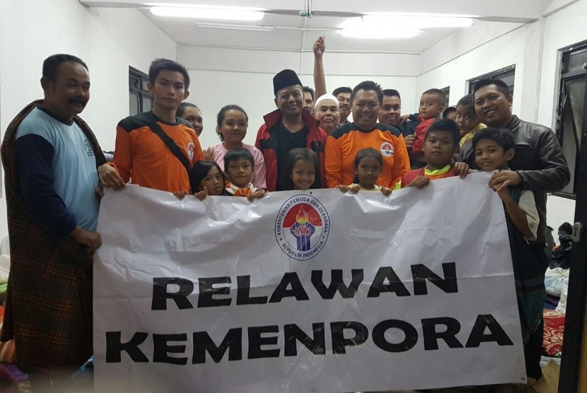 Relawan Kemenpora