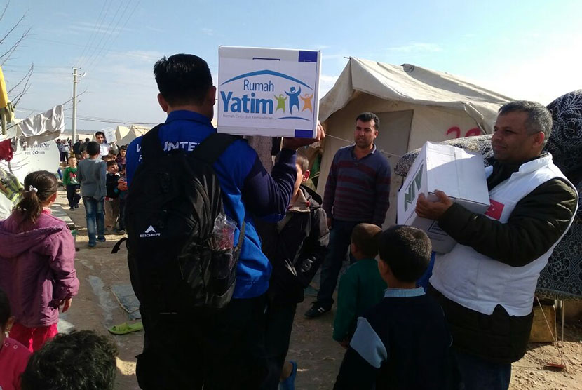 Relawan Rumah Yatim membawa langsung bantuan ke kamp pengungsian warga Suriah di Turki.