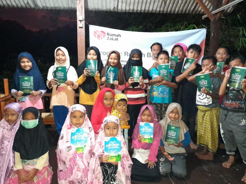 Relawan Rumah Zakat Desa Berdaya Pabuwaran bekerjasama dengan Wafa Quran Center Banyumas bersinergis membangun gerakan literasi Alquran dari Mushola dengan mengadakan tahsin dengan metode Wafa.