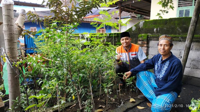 Relawan Rumah Zakat kali ini melakukan kunjungan kepada salah seorang warga binaan tepatnya di kediaman Nurahim yang berlokasi di Dusun Benyer Daya, Desa Telaga Waru, Kamis (11/2).