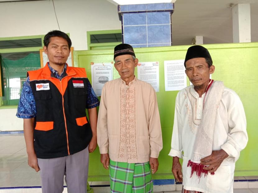 Relawan Rumah Zakat mengadakan sosialisasi pencegahan covid-19 bersama tokoh agama di Desa Berdaya Pedurungan, kabupaten Pemalang, Ahad  (22/3).