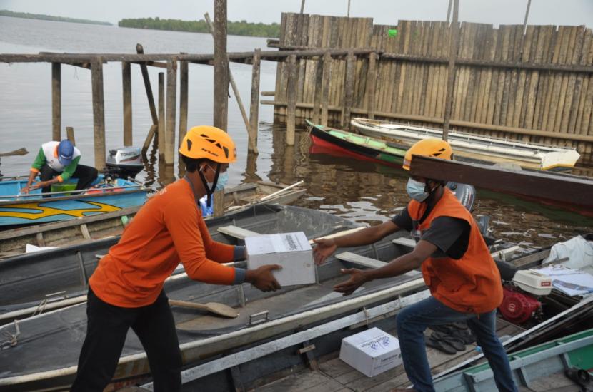 Relawan Rumah Zakat Pontianak melakukan Ekspedisi Superqurban ke Desa Batu Ampar, Kecamatan Batu Ampar, Kabupaten Kubu Raya, Provinsi Kalimantan Barat. 