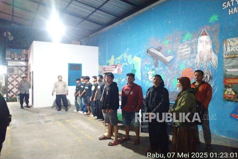 Remaja yang ditahan oleh Polsek Umbulharjo karena melakukan provokatif saat mendatangi SMPN 10 Yogyakarta.
