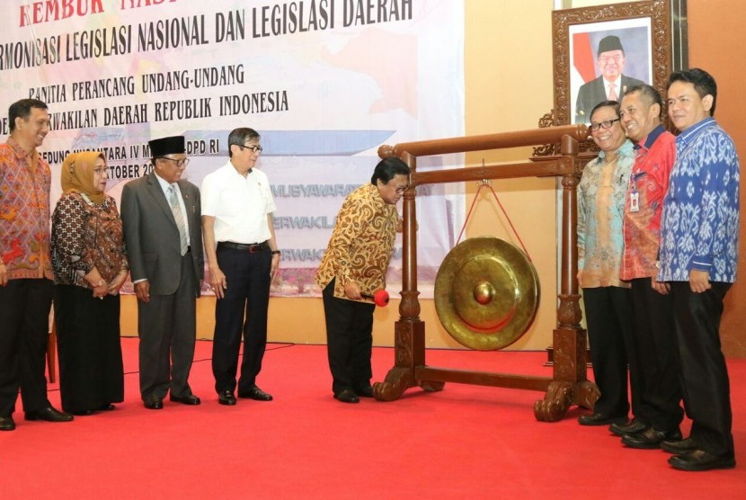 Rembuk Nasional 'Membangun Harmonisasi Legislasi Nasional Dengan Legislasi di Daerah' yang digelar Panitia Perancang Undang-Undang(PPUU) DPD RI, Gedung Nusantara IV Senayan Jakarta, Rabu(18/10).