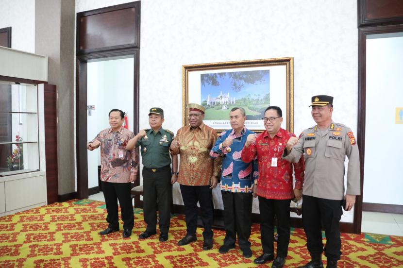 Rencana Pembangunan Se-Sumatera yang Sinkron dengan RKP Tahun 2023 Diapresiasi. Foto:Rapat Koordinasi Gubernur Se-Sumatera Tahun 2022, Kamis (30/6/2022). 