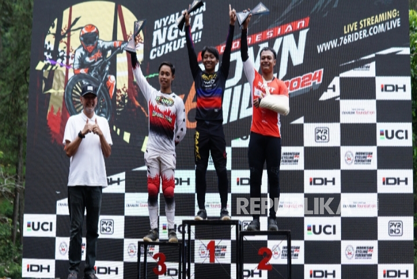 Rendy Varera Sanjaya berhasil merengkuh podium tertinggi Men Elite 76 Indonesian Downhill 2024.