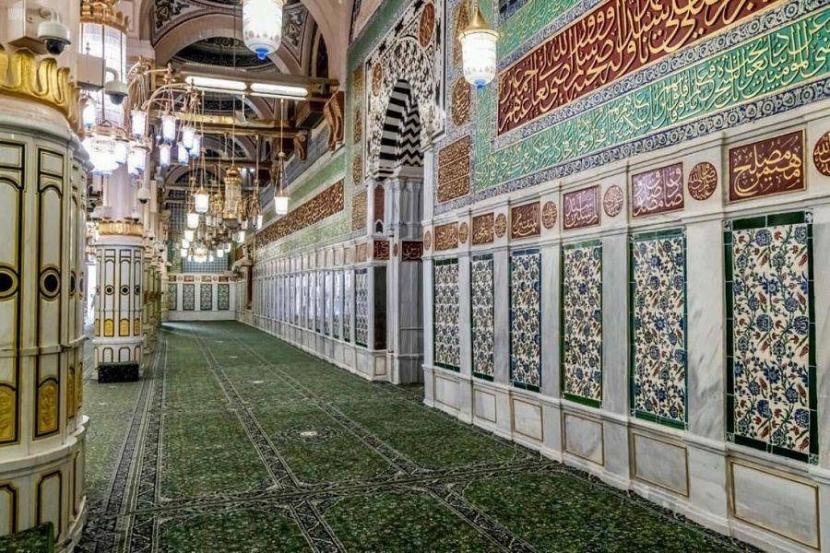 Otoritas Arab Saudi akan membuka Masjid Nabawi secara bertahap untuk umum pada Ahad (31/5).
