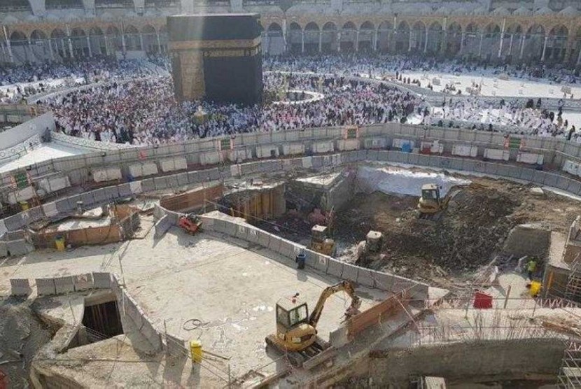 Zamzam, Hadiah Bagi Perjuangan Siti Hajar. Renovasi pengelolaan air sumur Zamzam di Makkah (13/11).