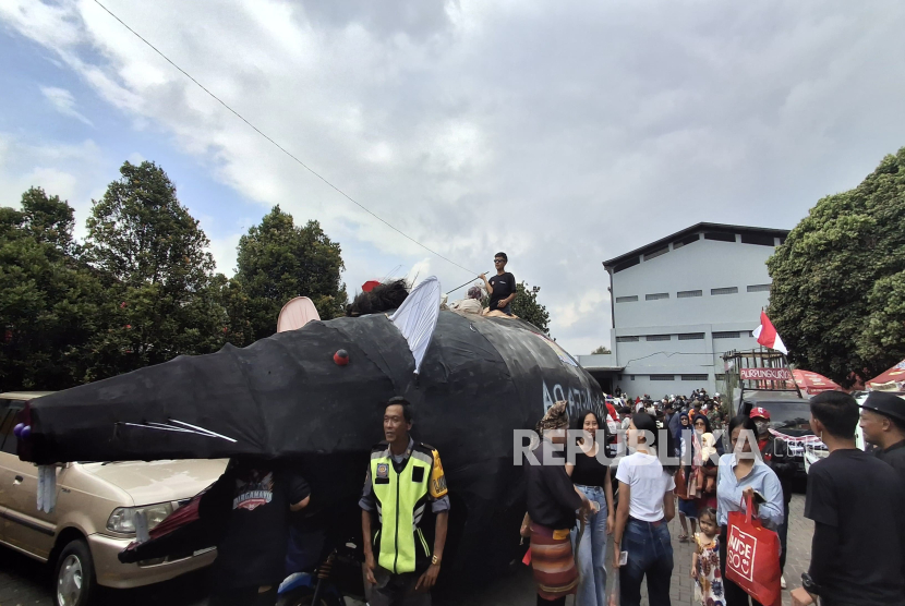 Replika Tikus Raksasa Mejeng di Lembang Carnival Street 2025, Rabu (13/8/2025) dalam Rangka HUT RI ke-80.