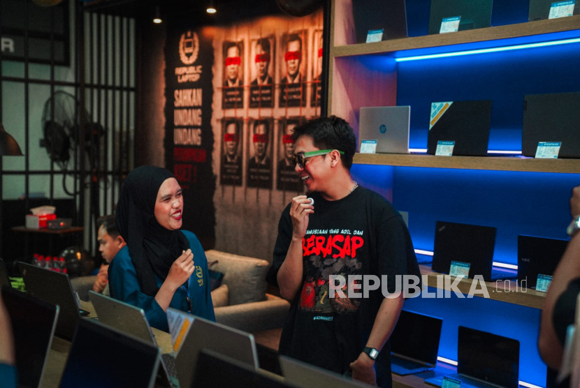 Republic Laptop
