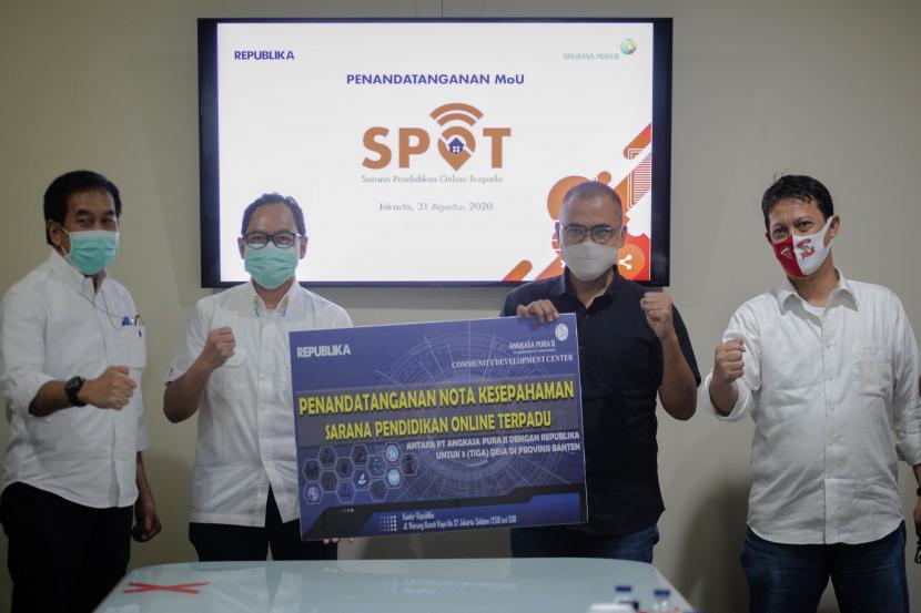 Republika bersama PT Angkasa Pura II menjalin kerjasama terkait program Sarana Pendidikan Online Terpadu (SPOT) untuk membantu masyarakat terdampak pandemi COVID-19 dalam sektor pendidikan.