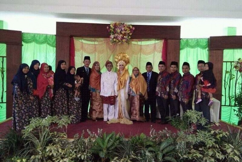 Resepsi pernikahan Multazam dan Dini Indriani di Belitung, Ahad (17/7/2016).