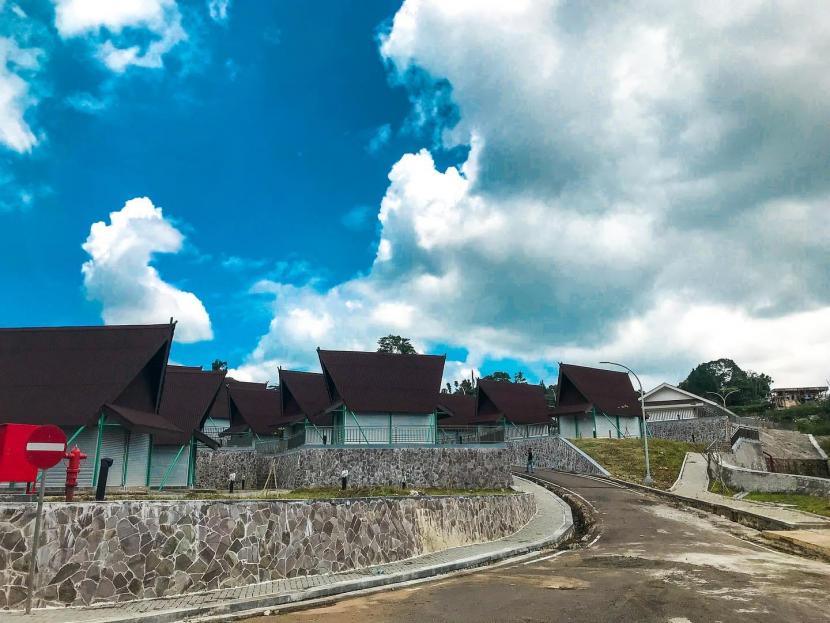 Rest Area Gunung Mas Puncak Bogor selesai dibangun dan akan dioperasikan untuk menampung PKL yang ada di pinggir jalur Puncak.