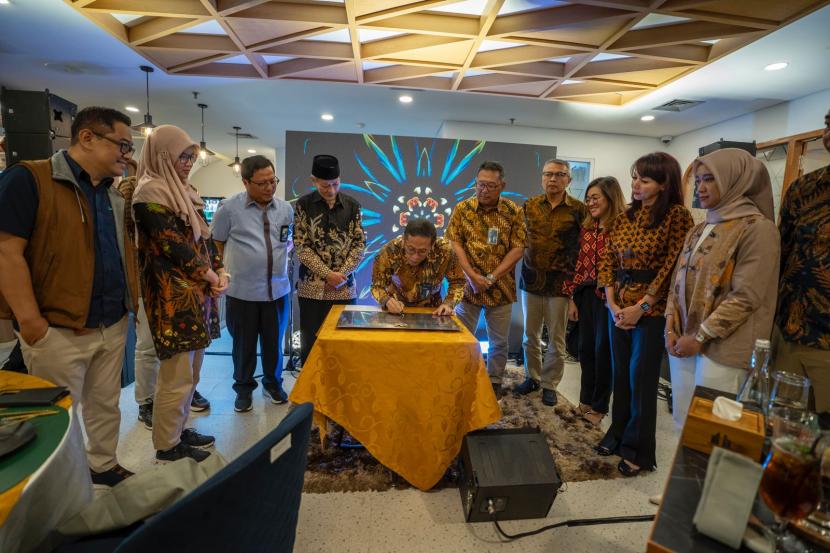 Resto The Surosowan menjadi unit usaha non baja pertama dari PT Krakatau Sarana Properti (KSP) yang melakukan ekspansi ke Jakarta. General Manager The Royale Krakatau Rury Ilham optimistis, The Surosowan dapat diterima oleh pecinta kuliner Jakarta dan mengulangi sukes di Cilegon.