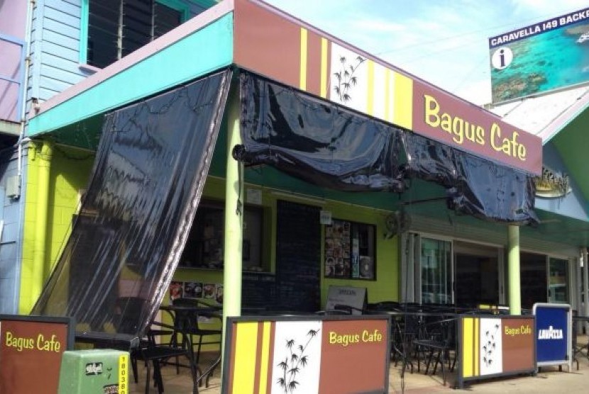 Restoran kecil yang menghidangkan makanan Indonesia, Bagus Cafe di kawasan pantai Cairns Esplenade, negara bagian Queensland, Australia meraih penghargaan dari TripAdvisor untuk kategori tempat makan yang pas dengan bujet di Australia.