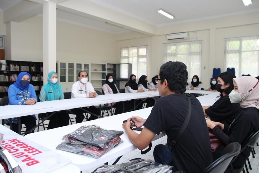 Rhino Indonesia dan Dinas Sosial (Dinsos) DKI Jakarta menggelar Edukasi Entrepreneurship ke Panti Asuhan. 