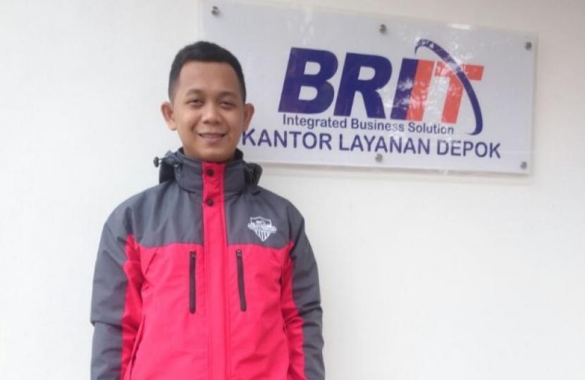 Rian, anak seorang pedagang keliling yang bisa menikmati kuliah di Universitas Bina Sarana Informatika (UBSI) dengan program Beasiswa Khusus dari awal sampai lulus kuliah.