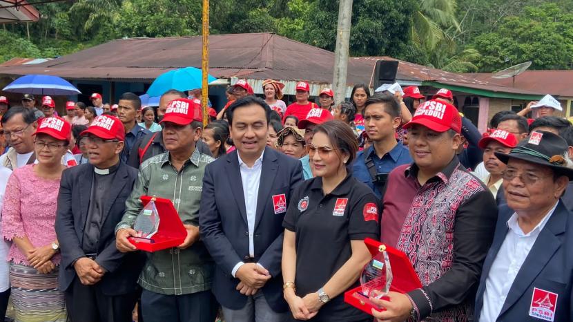 Ribuan anggota Punguan Simbolon dohot Boru Indonesia (PSBI) melaksanakan Napak Tilas Gunung Simbolon, Ahad (25/6/2023).