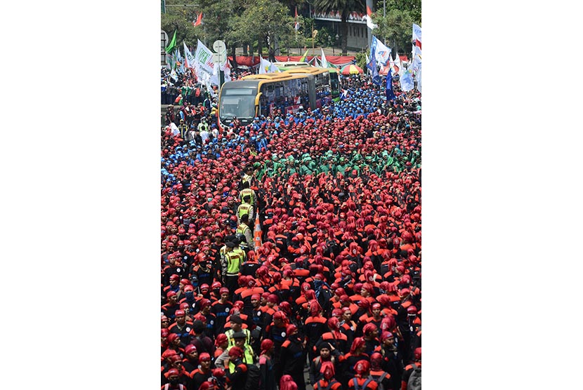 Ribuan buruh akan menggelar aksi demonstrasi Kamis (29/9) nanti. (ilustrasi)