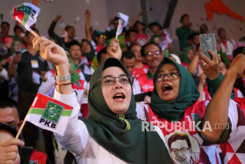 Ribuan kader Partai Kebangkitan Bangsa (PKB) se-Jawa Barat hadir pada acara PKB Jabar Festival 2019. PKB setuju usulan Megawati agar nomor urut parpol tak perlu diubah pada setiap pemilu.