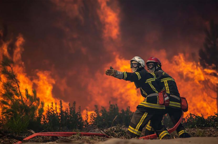 Ribuan orang dievakuasi setelah kebakaran hebat terjadi di wilayah Gironde di barat daya Prancis.